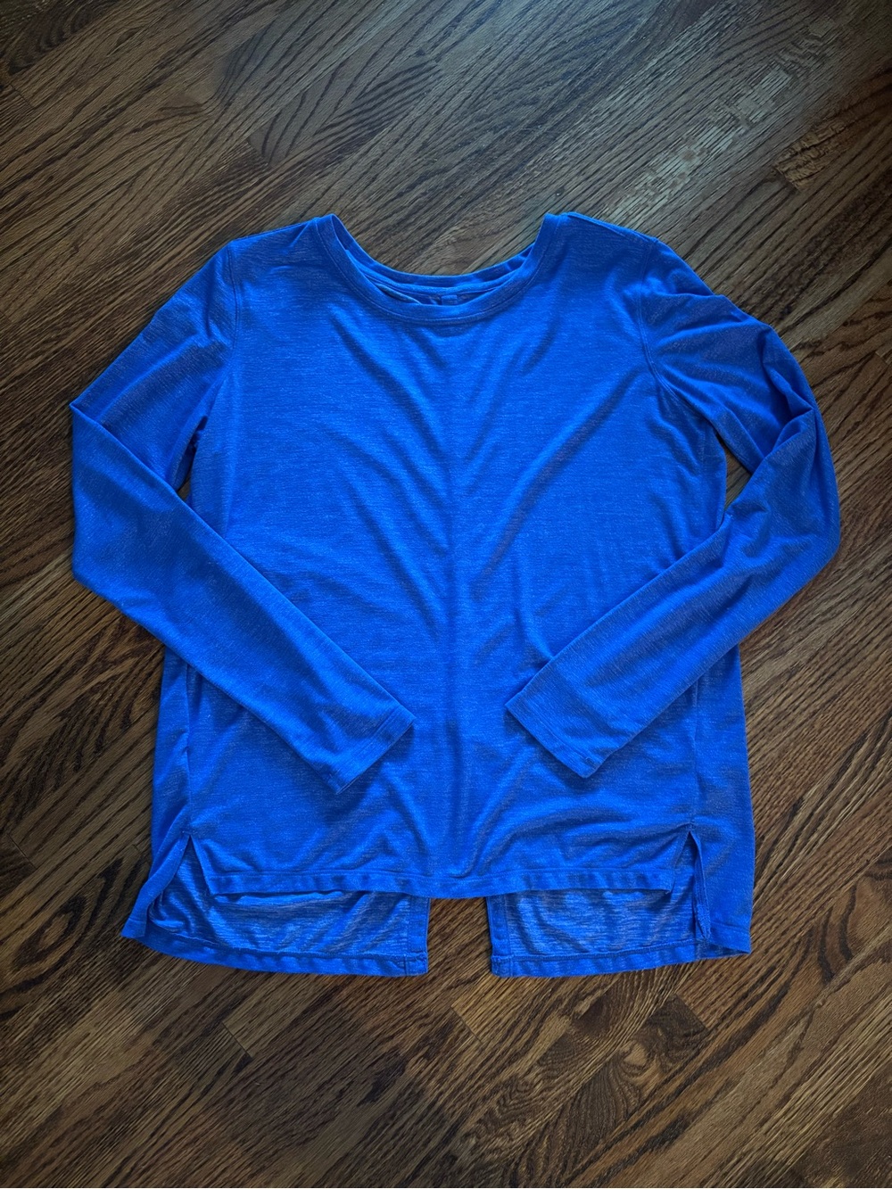 Athleta Women’s Long Sleeve Blue Layered Hem Top size XS